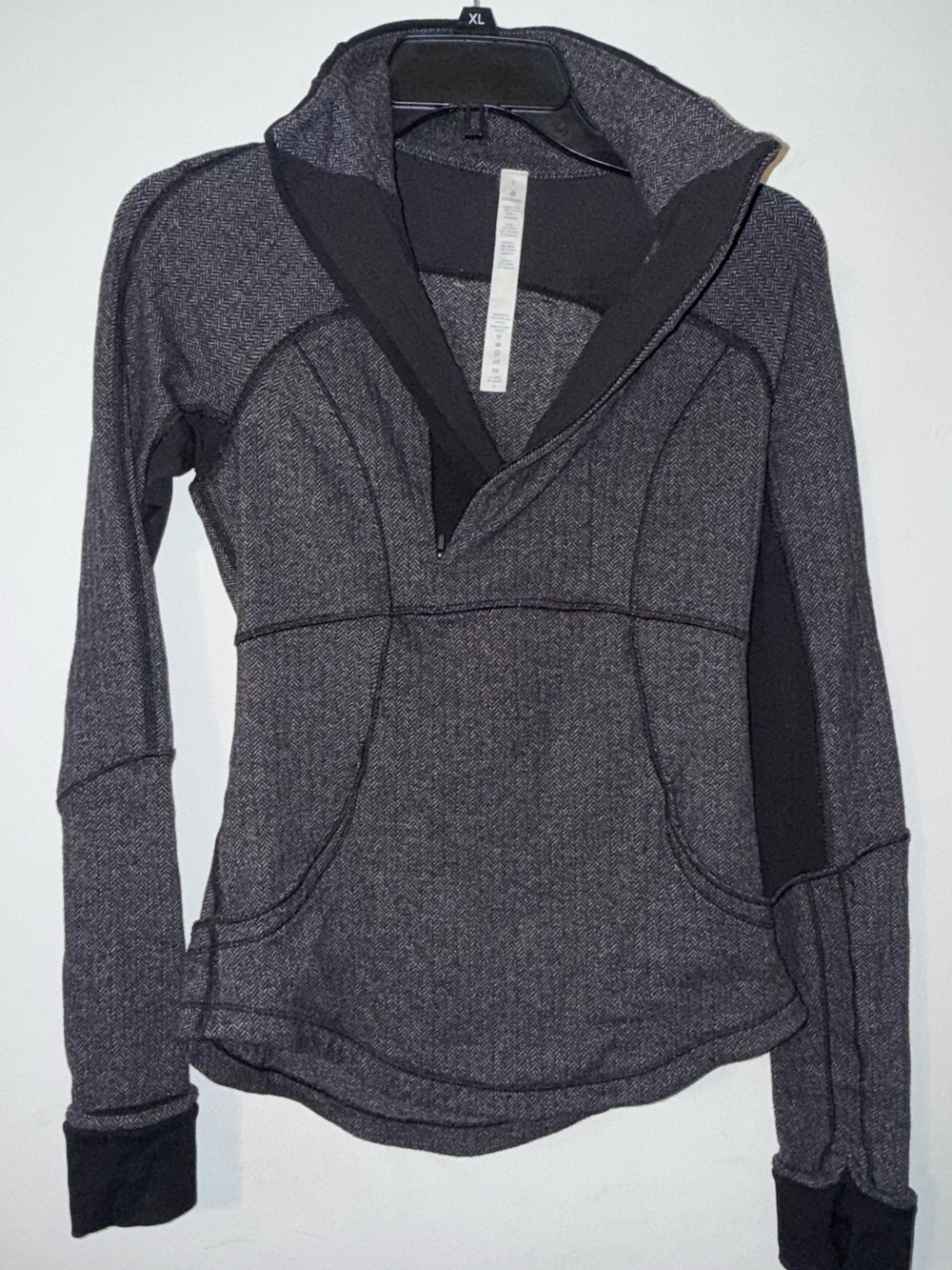 LULULEMON ATHLETICA | Size 4 Black and Gray Herringbone Zip Jacket